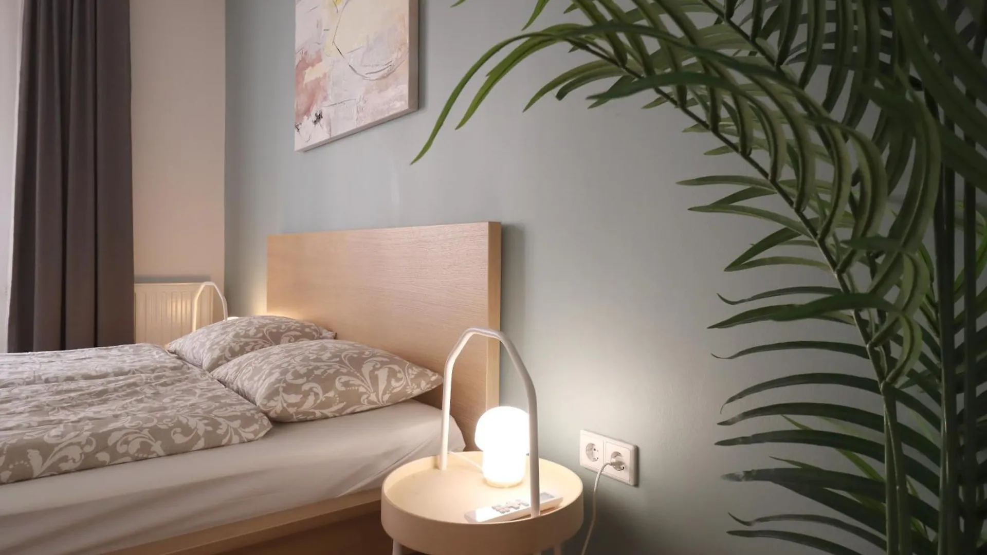 Kazinczy 2Bdr With Ac, Smart Tv location